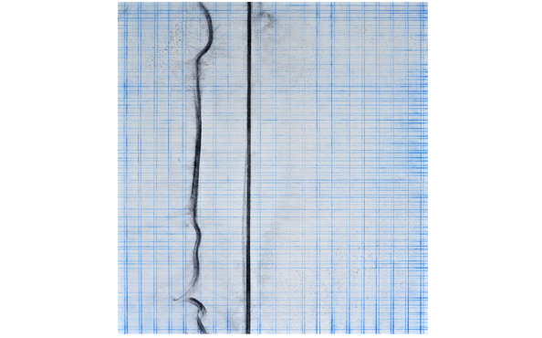 © Serena Amrein, Skala 6. 2020, schwarzes und blaues Pigmentpulver auf grundierter Pappe, 58 × 63 cm