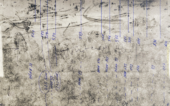 © Serena Amrein, Bodenzeichnungen auf Pappe, 65 × 100 cm, Kunsthaus Zofingen (CH)